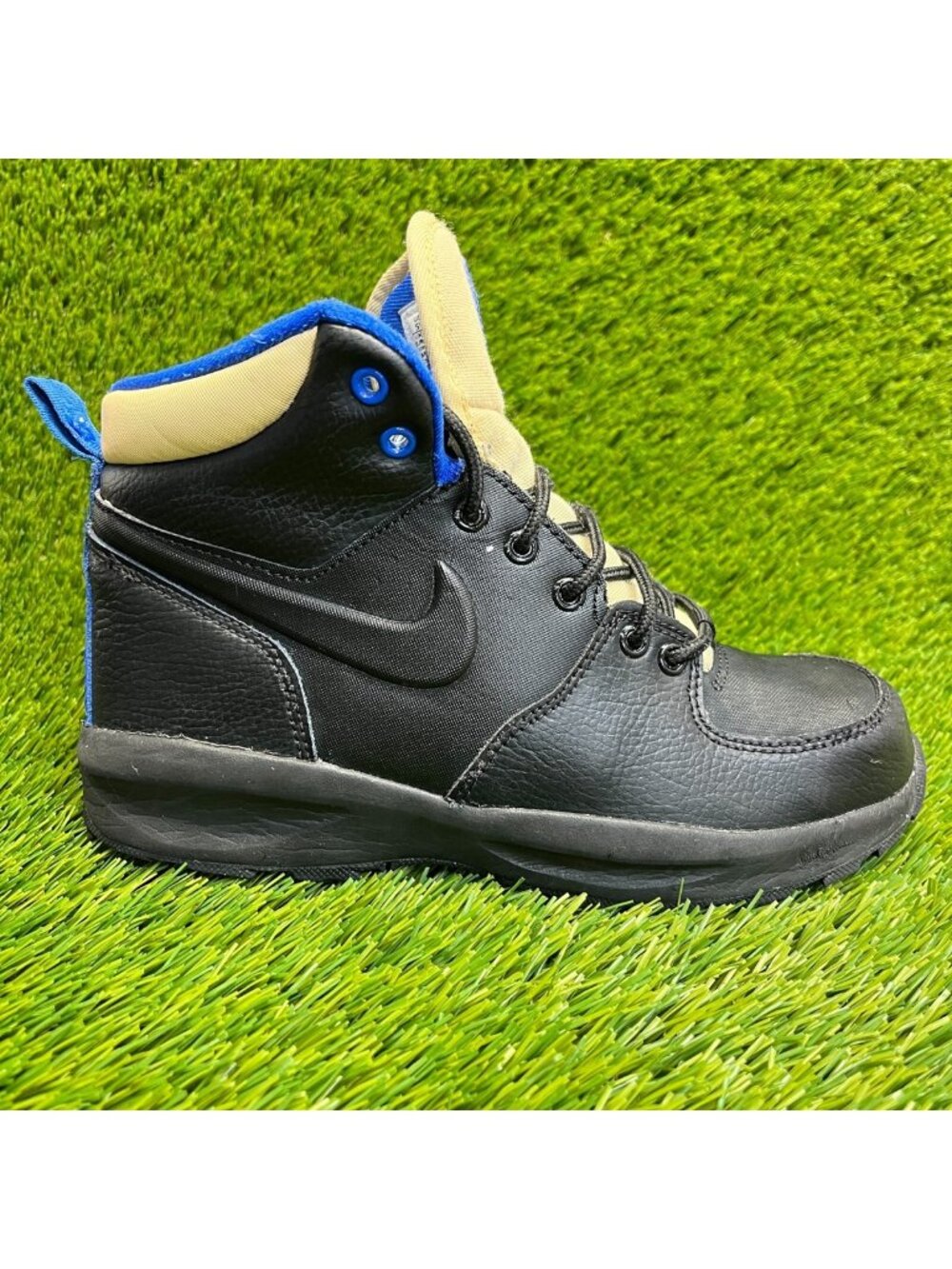 Nike Manoa LTR Boys Size 5Y Black Blue Athletic‎ Outdoor Hiking Boots Shoes
